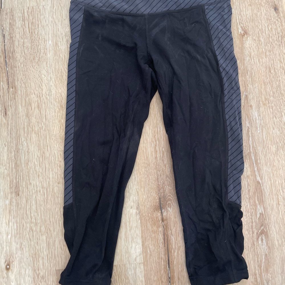 Athleta knee length legging